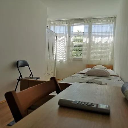 アパート Teta Neda