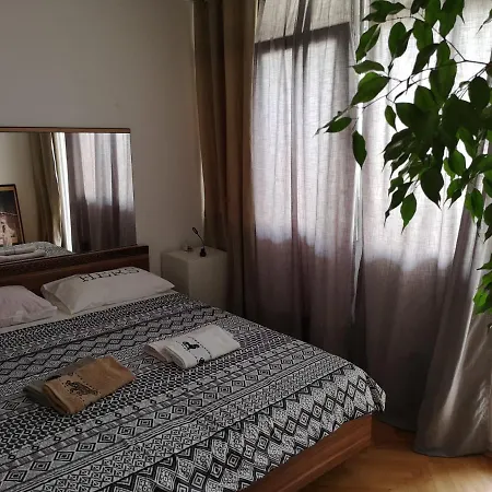 Teta Neda Apartment Omis