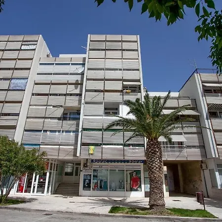 Teta Neda Apartment Omis