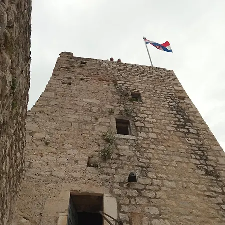 Teta Neda Appartamento Omiš